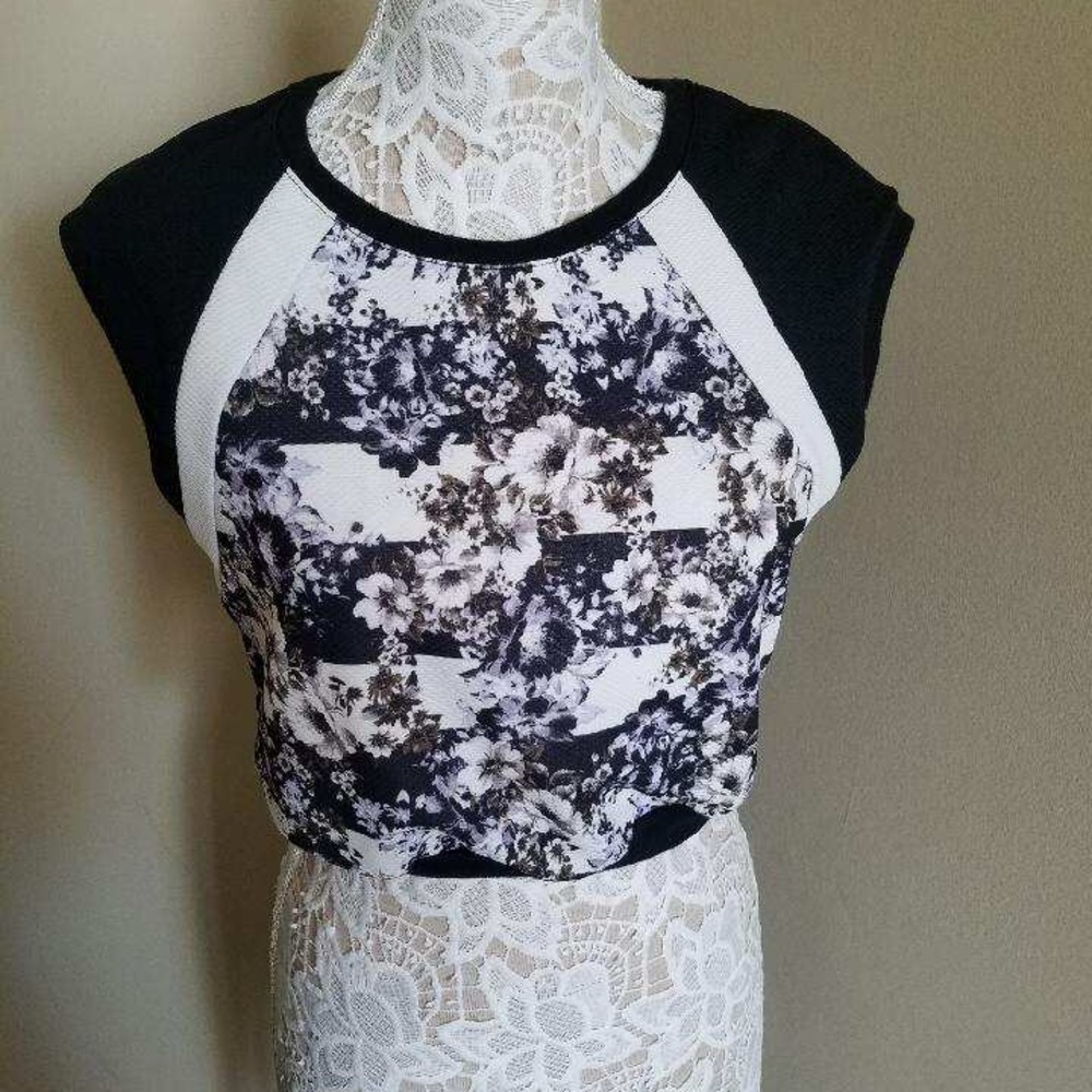 Cute Cropped top.